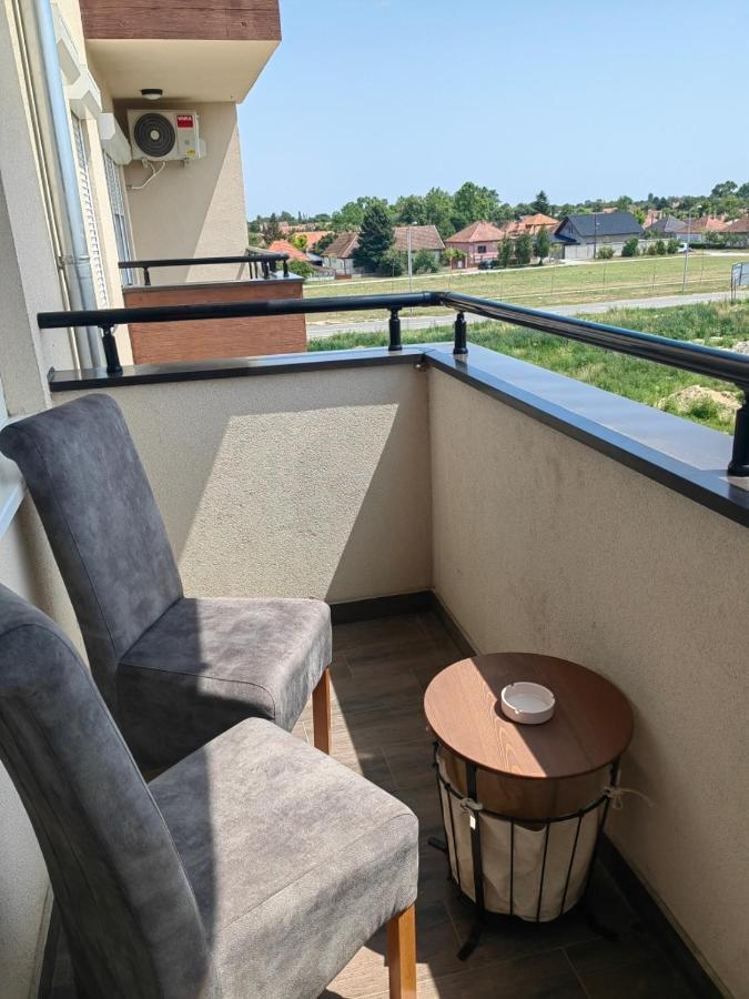 Road Warriors Apartment Суботица Екстериор снимка