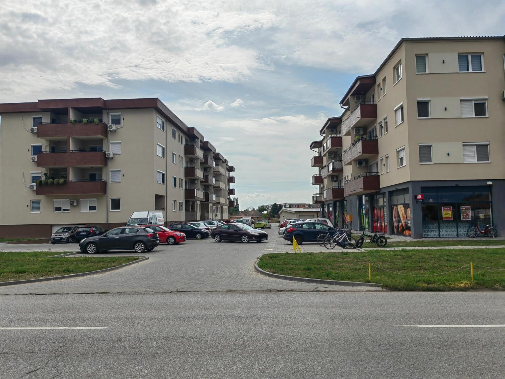 Road Warriors Apartment Суботица Екстериор снимка