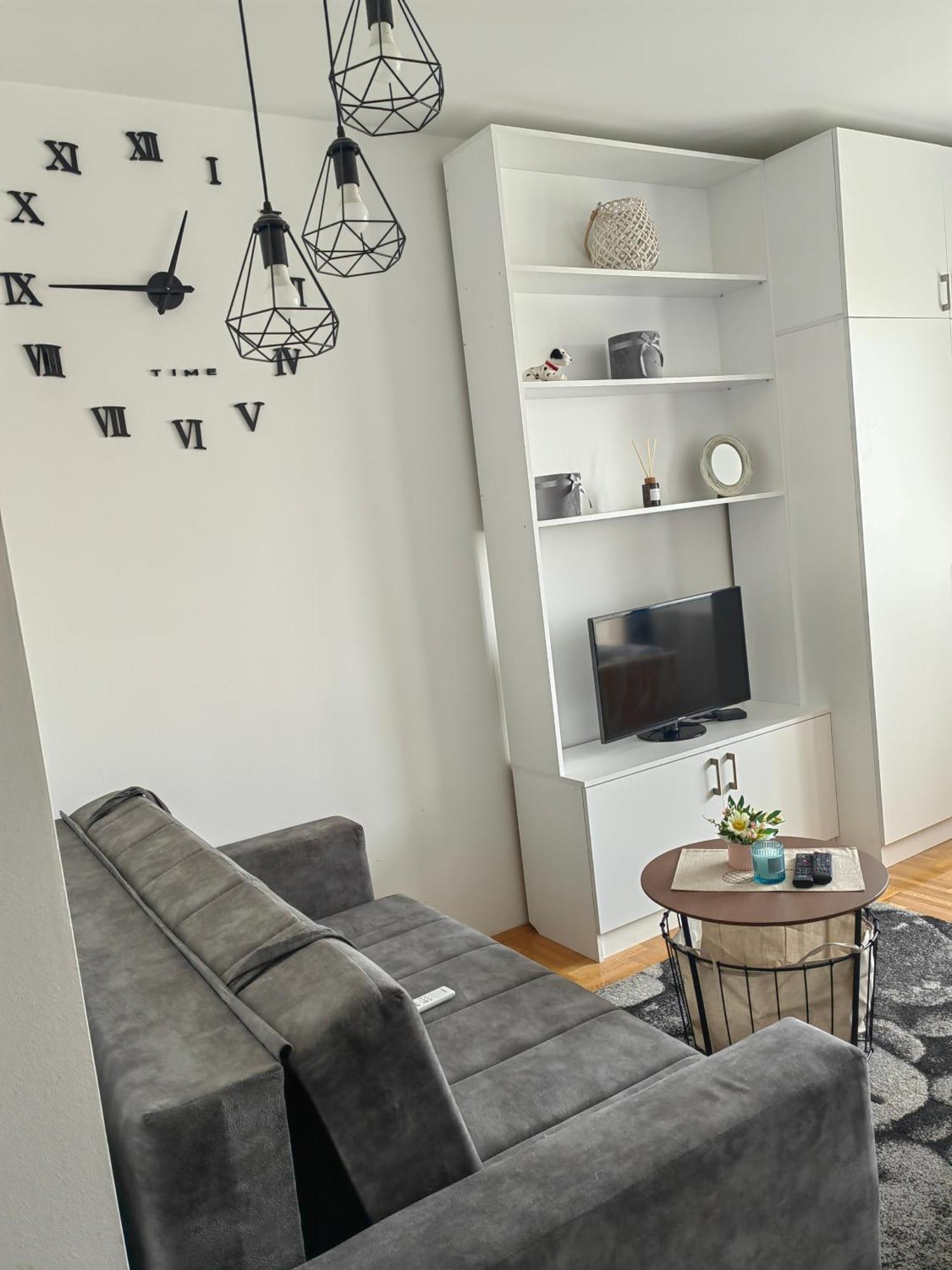 Road Warriors Apartment Суботица Екстериор снимка