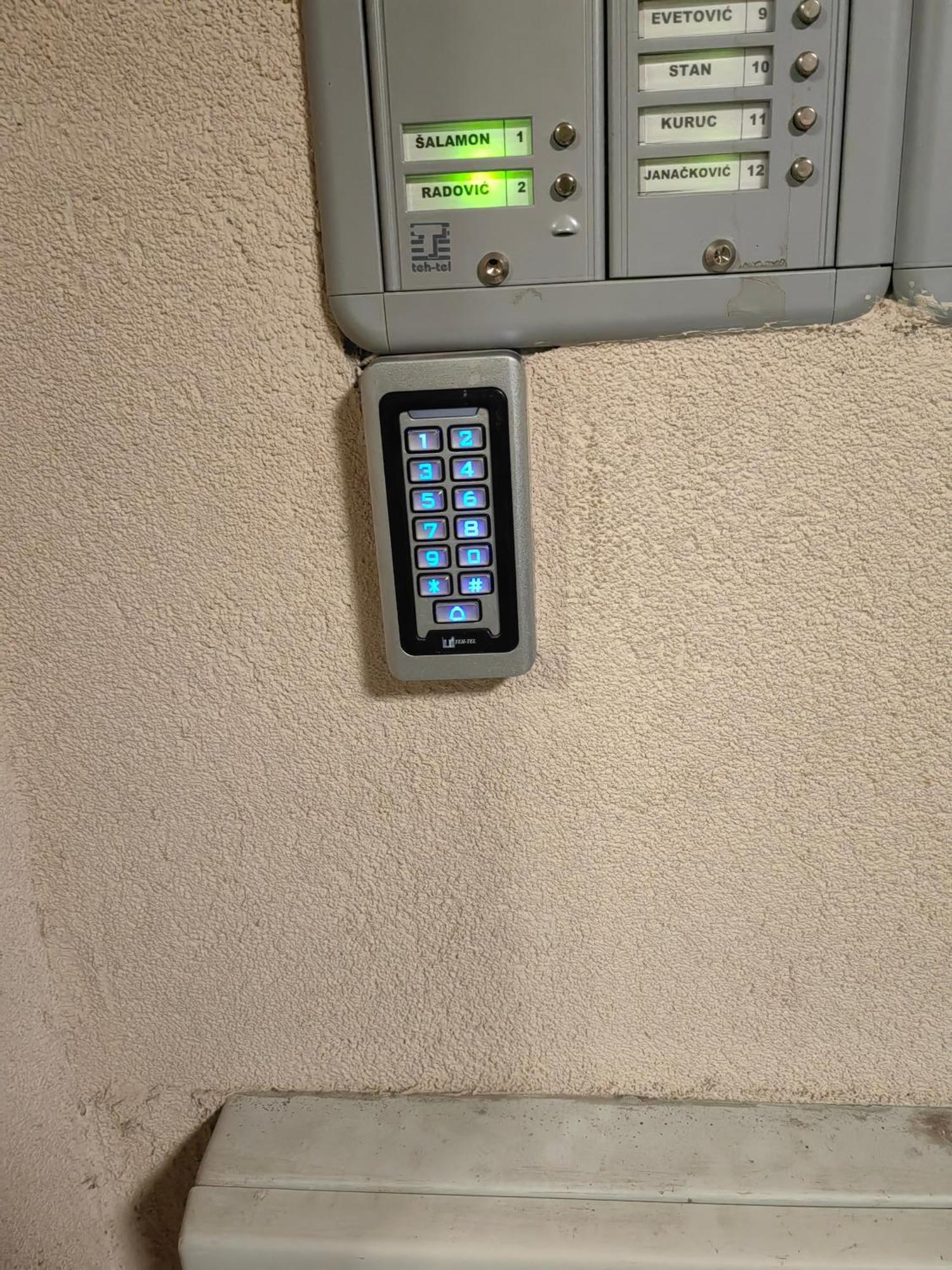 Road Warriors Apartment Суботица Екстериор снимка