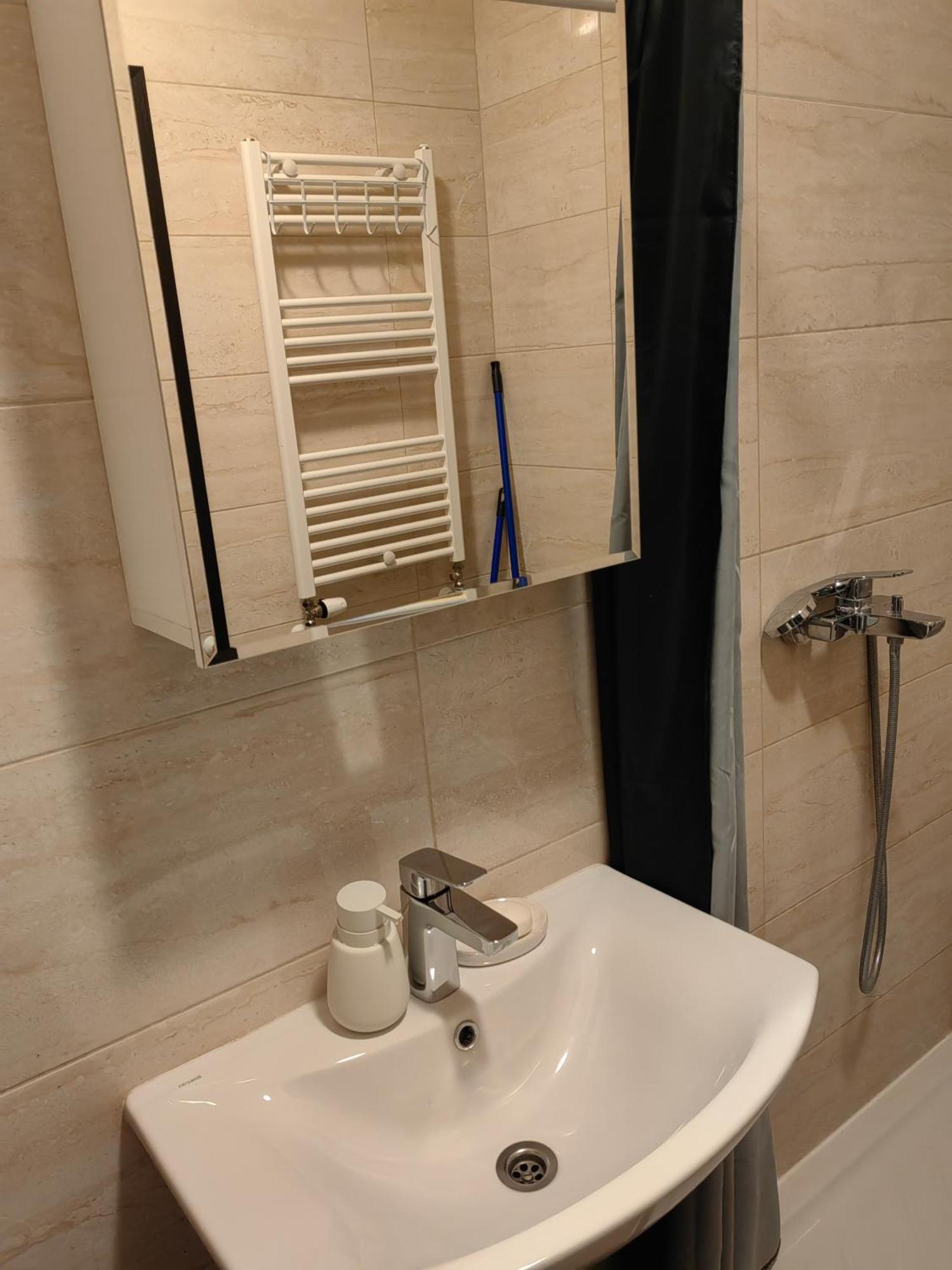 Road Warriors Apartment Суботица Екстериор снимка