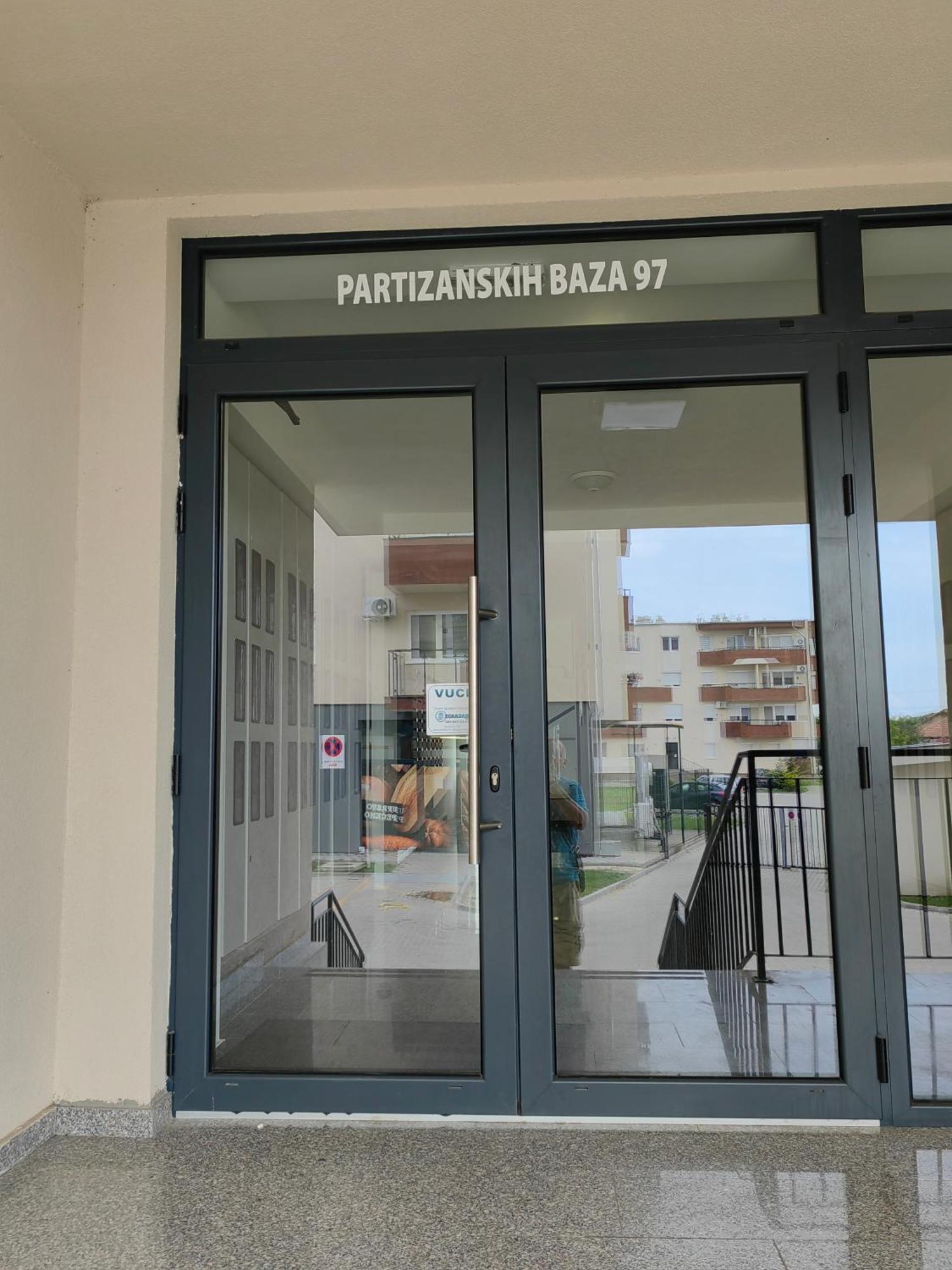 Road Warriors Apartment Суботица Екстериор снимка